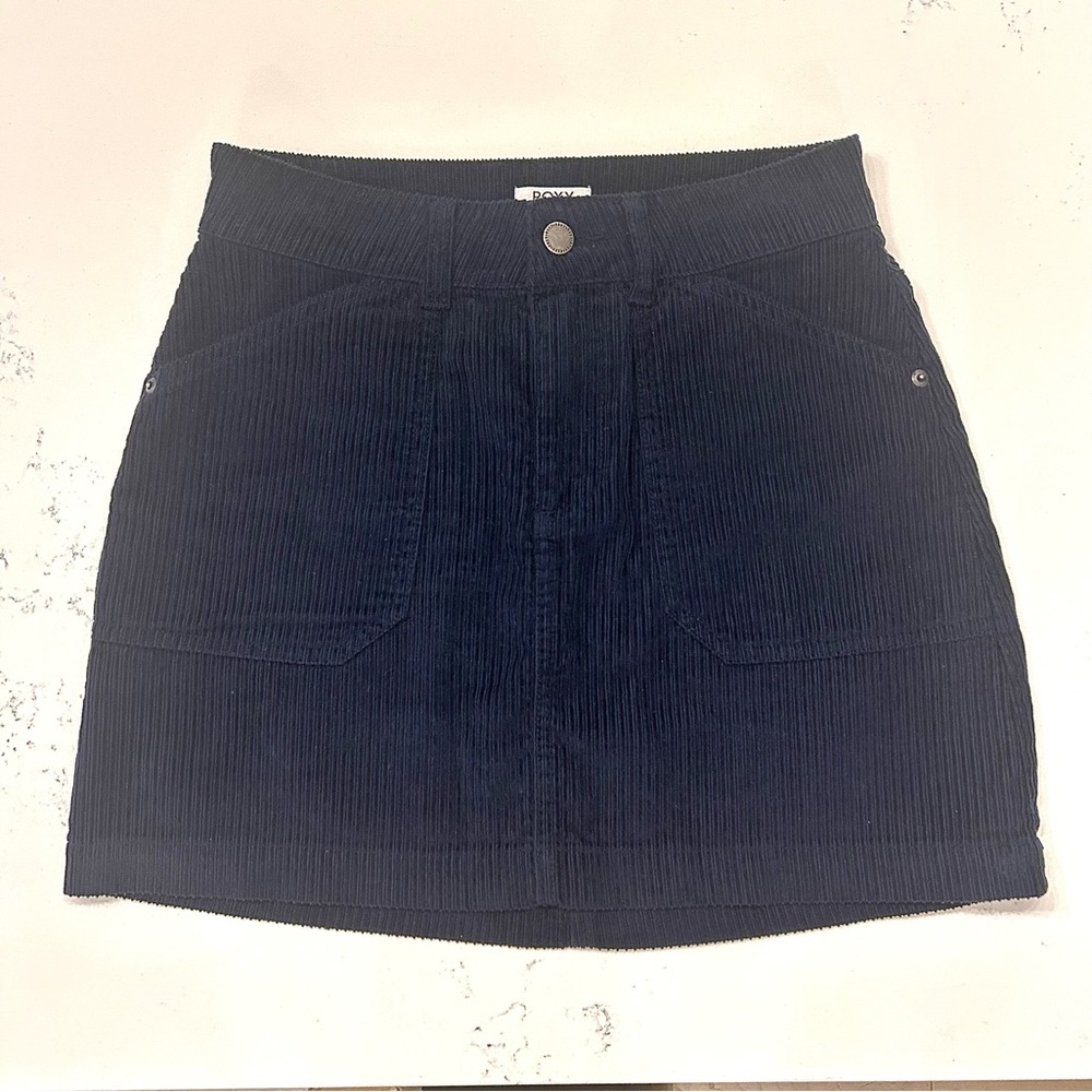 ROXY Corduroy Navy Skirt
Size:  USA 2/ AUS 6/ XS